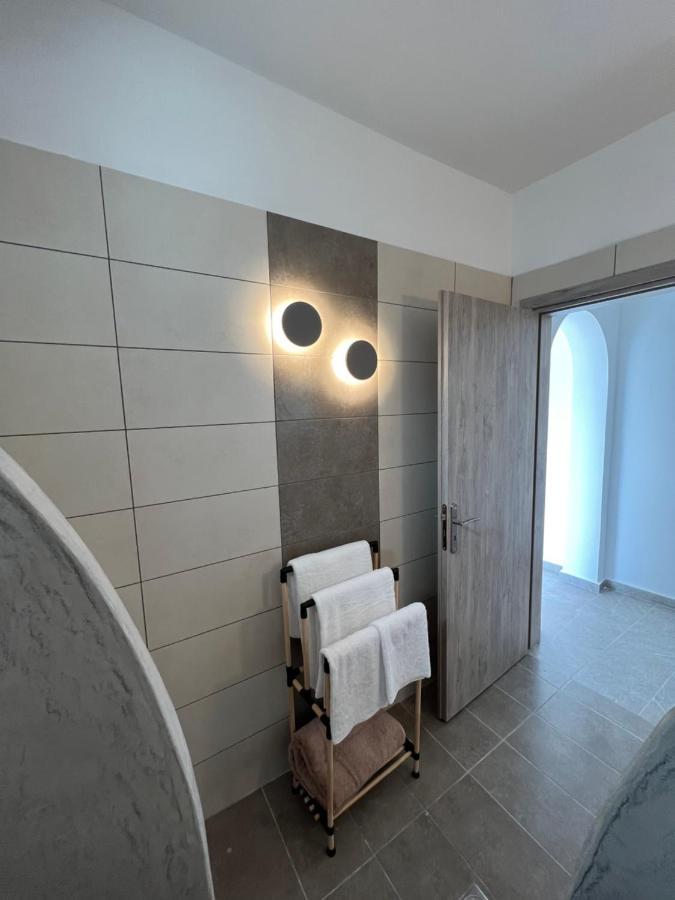 Petit Homme By Andreas Apartamento Perissa  Exterior foto