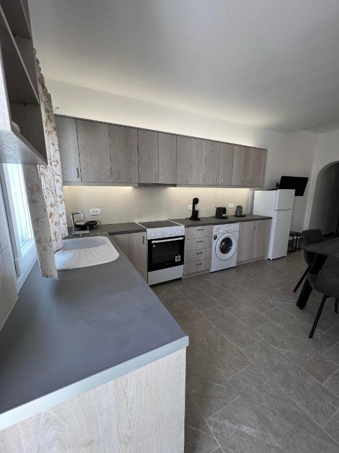 Petit Homme By Andreas Apartamento Perissa  Exterior foto