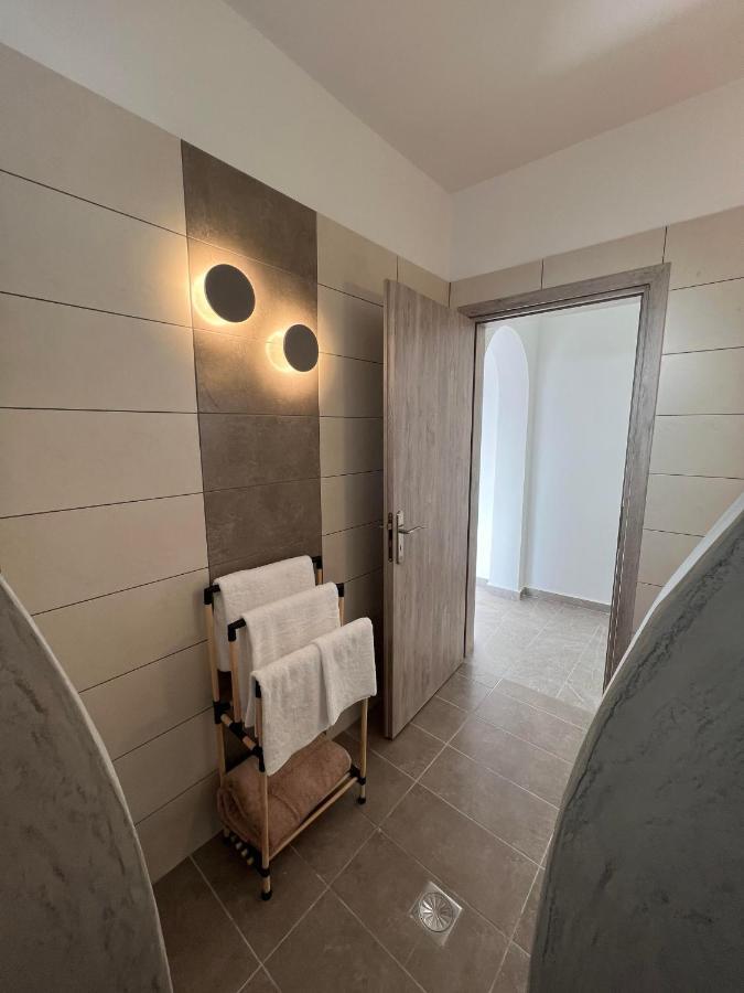 Petit Homme By Andreas Apartamento Perissa  Exterior foto